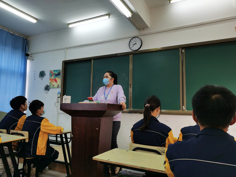 杨琳_副本.jpg
