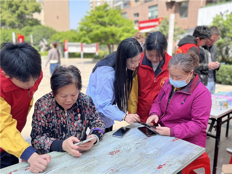 志愿服务现场照片1.jpg